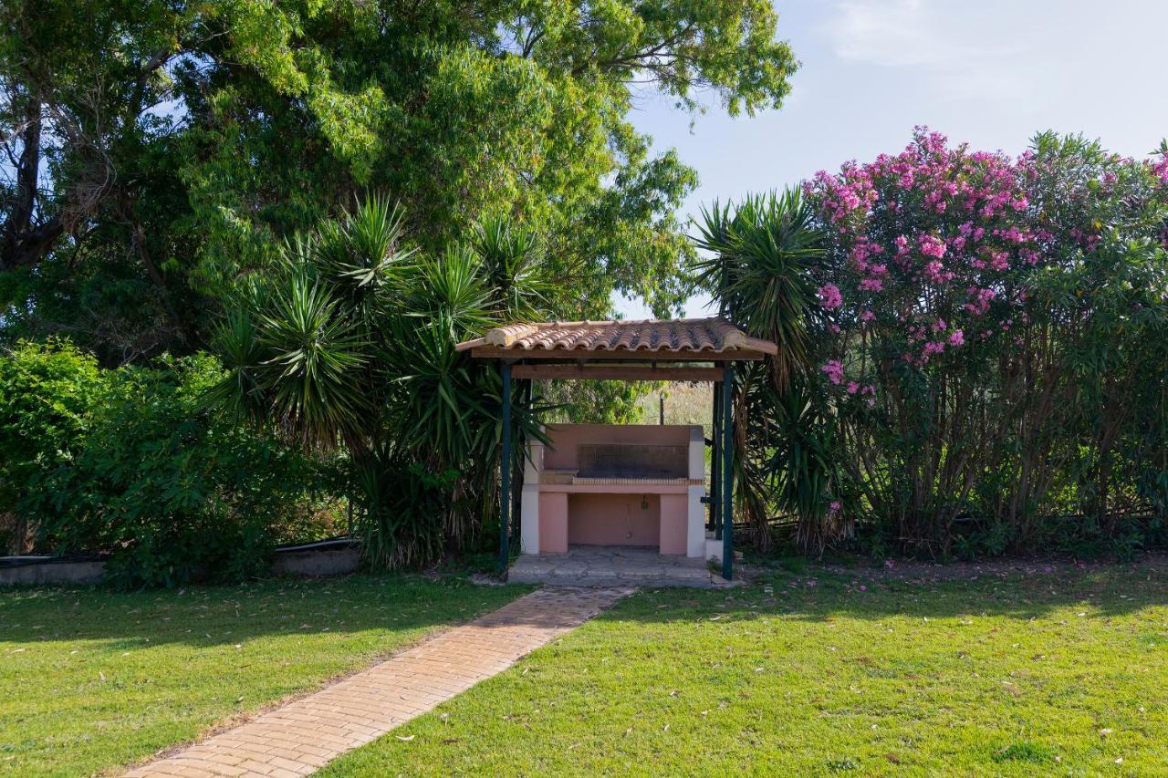 Analipsi Beach Front Villas - Happy Rentals Kastron  Bagian luar foto