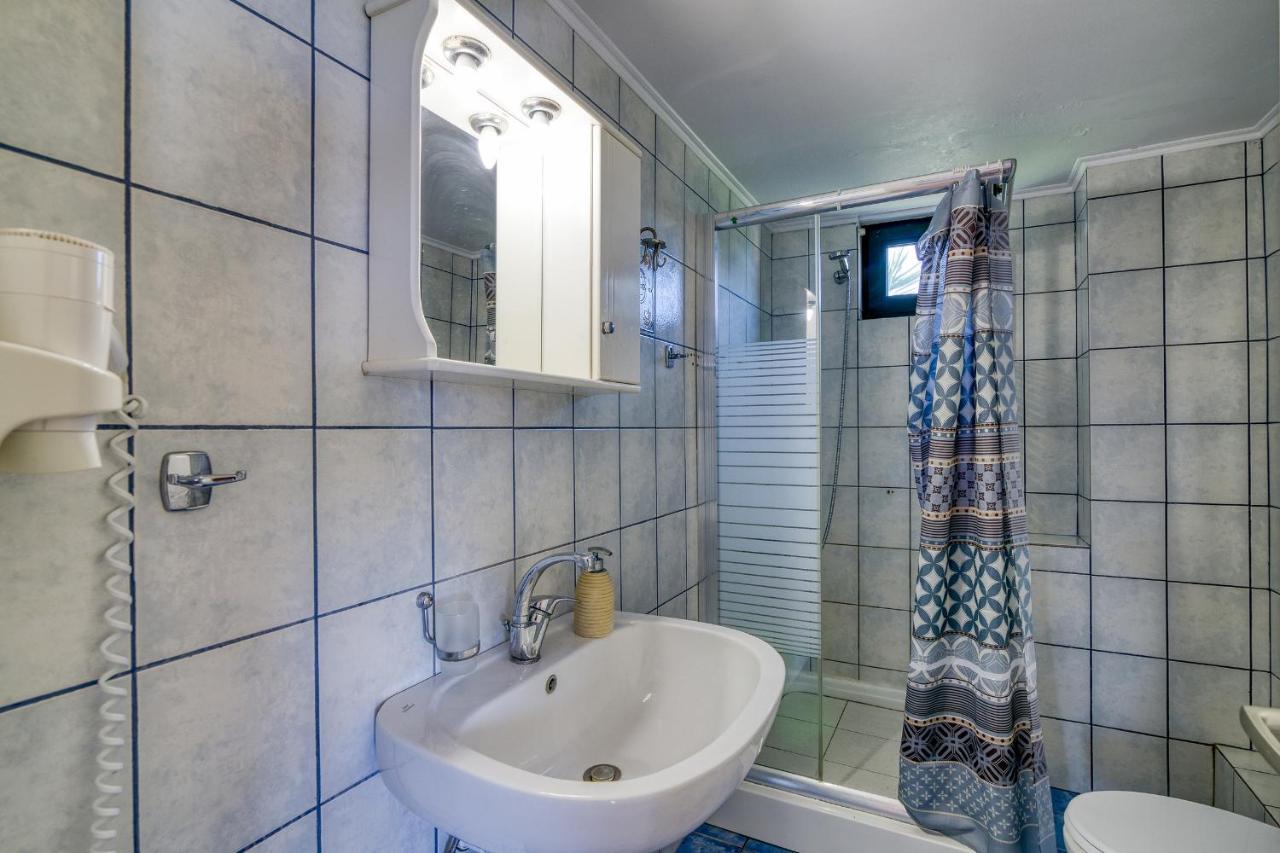 Analipsi Beach Front Villas - Happy Rentals Kastron  Bagian luar foto