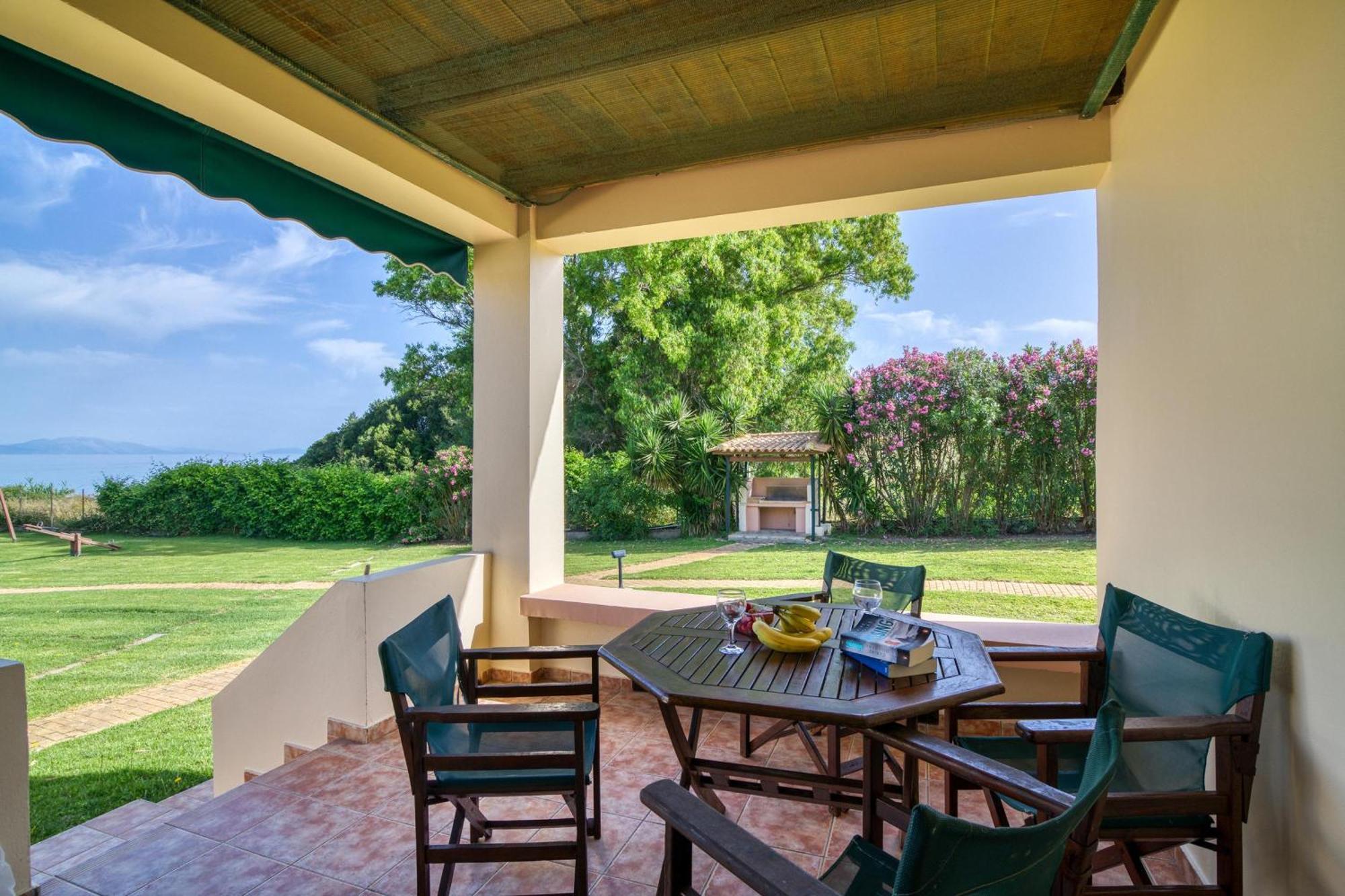 Analipsi Beach Front Villas - Happy Rentals Kastron  Bagian luar foto